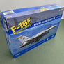 MAQUETTE À MONTER - Desert Falcon Block 60 F-16F Block 60 Kinetic | N° K48008 | 1:48