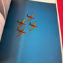 LES DIABLES ROUGES la patrouille acrobatique belge (prix réduit : une griffe s/la couverture et deux pages décousues).