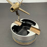 UNIQUE - Cendrier « trench art » réalisé à partir d’une pièce de moteur (authentique piston) – Force Aérienne belge, ca 1956–1970