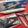 Maquette plastique à emboîter du Boeing 737-200ER — Canadian Airlines — 1/200 —