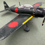 – Maquette montée (plastique) — Mitsubishi A6M “Zero” chasseur embarqué japonais (1940–1945) — 1/32 —