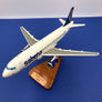 Maquette de bureau Airbus A320 SABENA OO-SNJ – socle bois – 38 cm