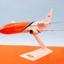Boeing 737-300F - 🇧🇪 TNT Airways – Maquette de bureau sur socle – Échelle 1/175 – 19 cm