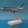 Boeing 737-500 — 🇪🇪 Estonian Air — maquette de bureau en plastique — échelle ± 1:200