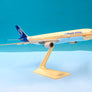Airbus A330-300 - đ§đȘ SN Brussels Airlines - maquette de bureau en plastique avec support â env. 1:200 - 31 Ă 30 cm