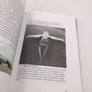 1° WING DE CHASSE 1946-1996 + KRONIEK VAN DE 1STE JACHTWING 1946 - 1996 + l'assiette commémorative + 8 écussons «Audeo Aciem»