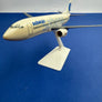 Modèle en plastique sur pied d'un Boeing 737- 300 de la Sobelair / Sabena (Registration: OO-SBZ)
