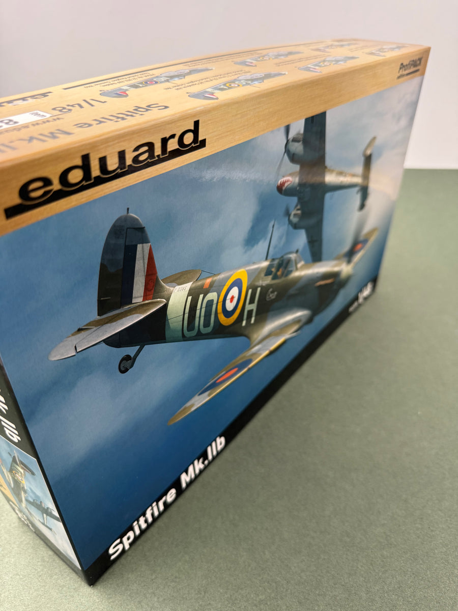 MAQUETTE À MONTER - Spitfire Mk.IIb ProfiPack Edition Eduard | No. 82154 | 1:48