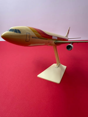 Maquette en plastique du Airbus A340-600 de la Iberia Líneas Aéreas de España