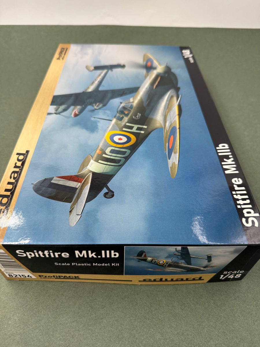 MAQUETTE À MONTER - Spitfire Mk.IIb ProfiPack Edition Eduard | No. 82154 | 1:48