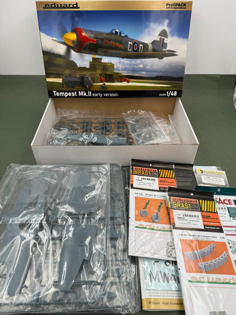 MAQUETTE À MONTER - Tempest Mk.II early version ProfiPACK Edition Eduard | N° 82124 | 1:48 **LIKE NEW INSIDE UNOPENED**