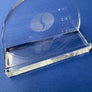 Porte-courrier (letter holder) en cristal de la SABENA réalisé par les Cristalleries du Val-Saint-Lambert, Belgique — Réalisé pour le 65e anniversaire de la SABENA (1923–1988)