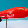 Boeing 737-400 - 🇧🇪 Virgin Express - très rare maquette de bureau vintage – Carlo Brianza / Flight Miniatures — 1:100 — 37 × 30 cm