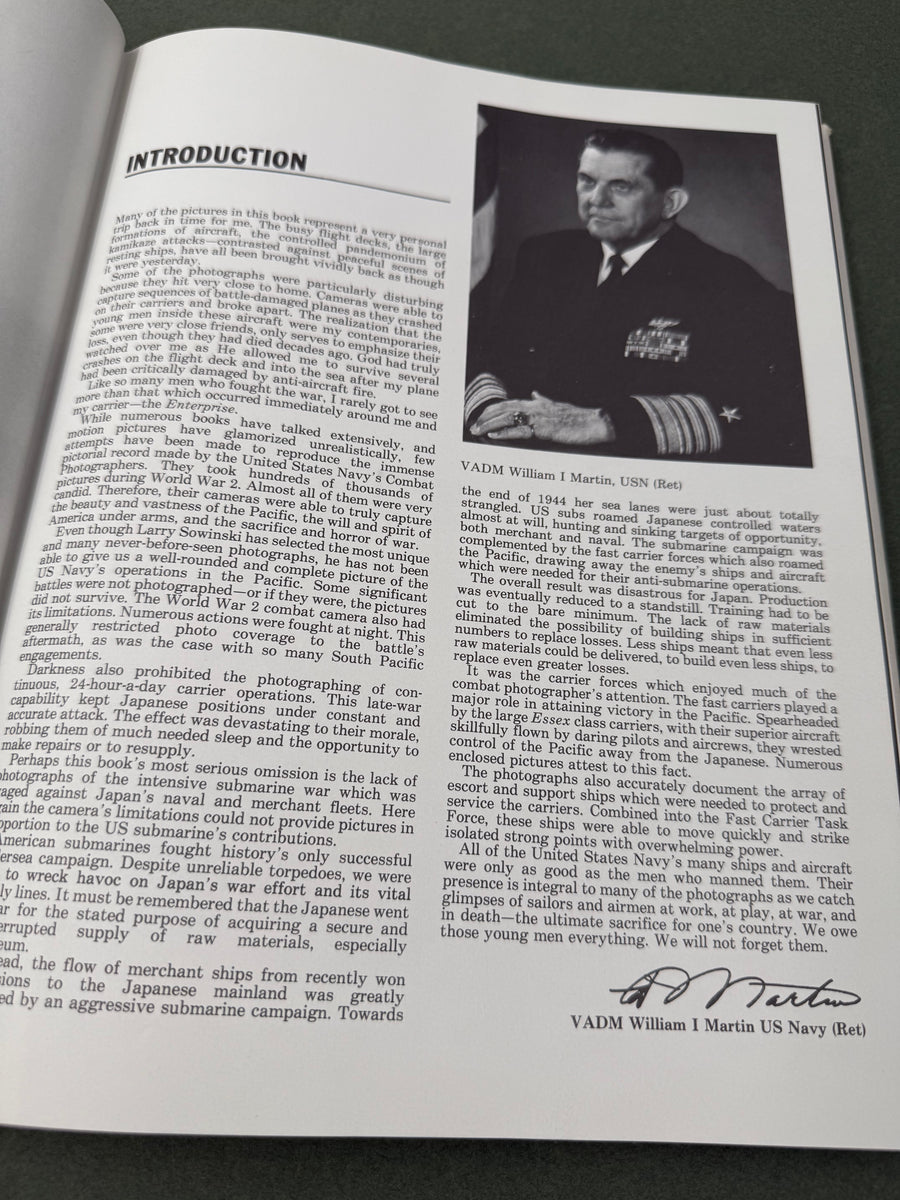 THE PACIFIC WAR — As seen by US Navy photographers during World War 2 —
