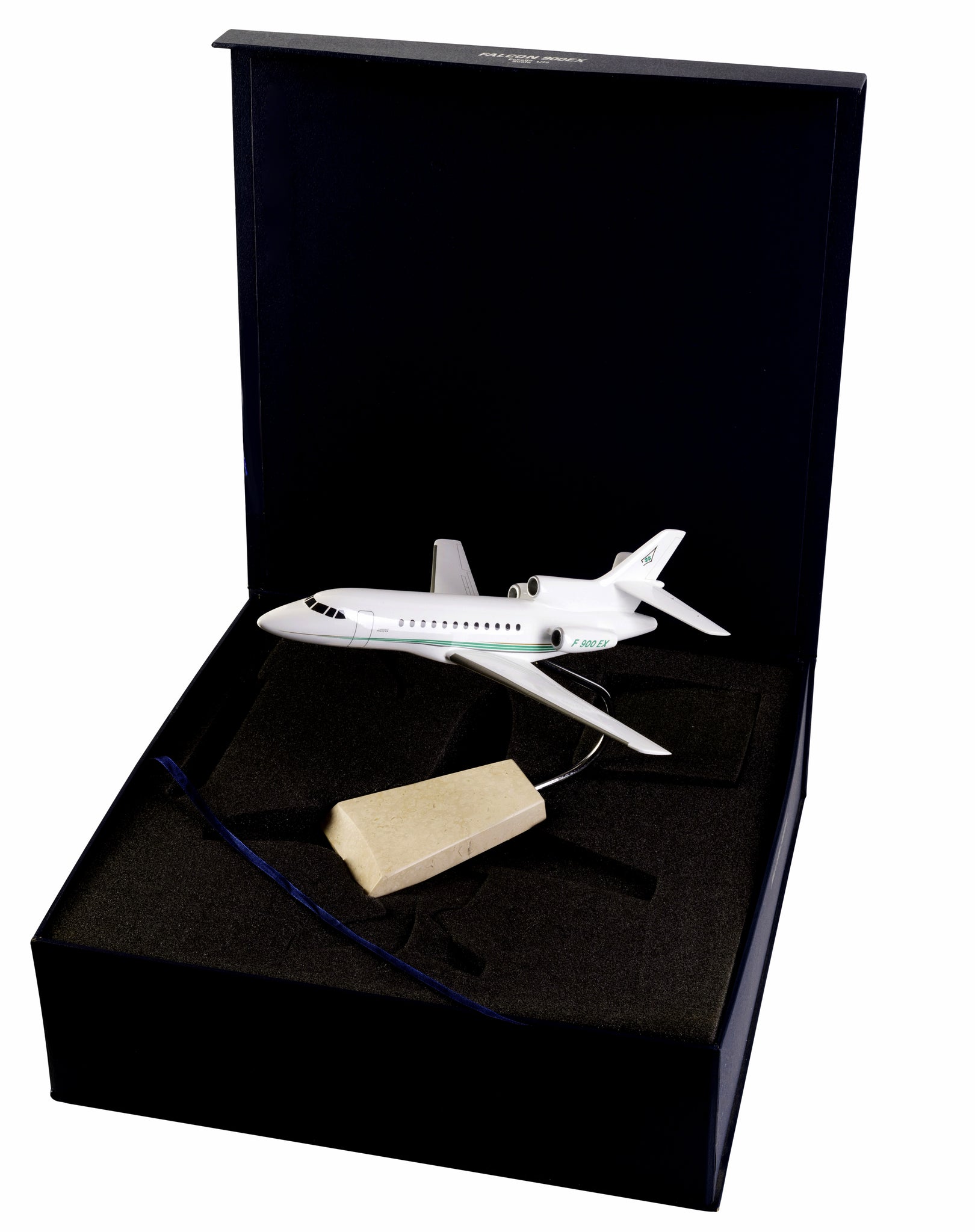 Maquette Résine d'avion Dassault Falcon Echelle 1:72 Maquette Résine d'avion Dassault Falcon Echelle 1:72