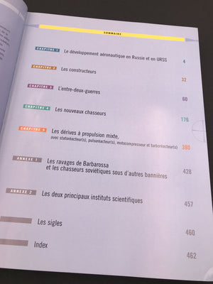 CHASSEURS RUSSES ET SOVIÉTIQUES - 1915-1950 (464 PAGES ÉTAT PARFAIT COMME NEUF))