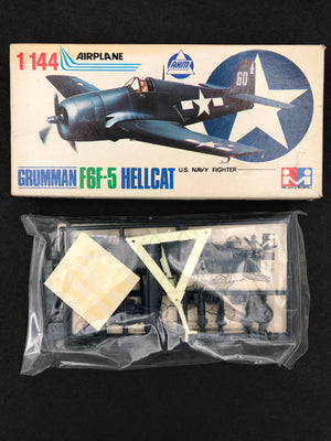 Maquette à monter Grumman F6F-5 Hellcat Kit Plastic SERIES N°12 (1/144 scale) INSIDE NON OPENED