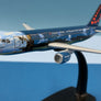 MAQUETTE — Airbus A320 — 🇧🇪 brussels airlines « Magritte » — Coll. " Belgian Icons "  — 1:200