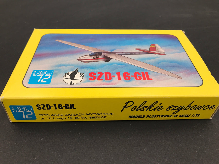 Maquette plastique à monter SZD – 16 – GIL Polksie szybowce 1/72 E