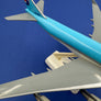 Maquette de présentation d’un Boeing 747-400F de la Korean Air Cargo “Celestial Blue” — 1/250 —