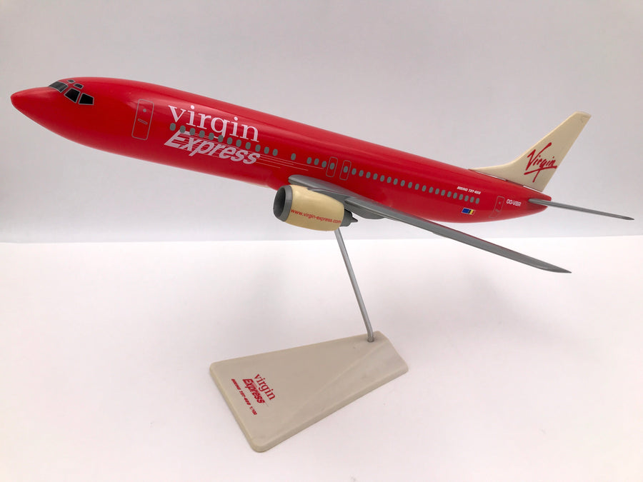 Maquette Boeing 737-400 "Virgin Express" 1/100 -- MAGNIFIQUE--