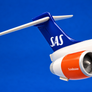 McDonnell Douglas MD-90 SRS – 🇩🇰🇳🇴🇸🇪 SAS Scandinavian Airlines – LN-ROA « Sigurd Viking » – Fratelli Cesana – métal – 1:100 – 42 × 32 cm – avec support