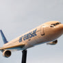 Airbus A330-200 - 🇨🇦 Air Transat - maquette de bureau – 1:202 - 29 × 30 cm