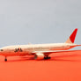 DIE-CAST MODEL — 🇯🇵 Japan Airlines — Boeing 777-200 — Herpa — 1:500 — WITH ORIGINAL BOX —