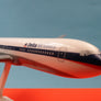 Boeing 767-300 — 🇺🇸 Delta Air Lines — maquette de bureau en plastique — env. 1:200