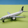 DIE-CAST MODEL — 🇺🇸 Alaska Airlines — Boeing 737-400 — Herpa — 1:500 — WITH ORIGINAL BOX —