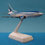 Boeing 737-500 — 🇪🇪 Estonian Air — maquette de bureau en plastique — échelle ± 1:200