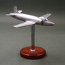 🇬🇧 Maquette ancienne de chasseur britannique Supermarine Swift sur socle
