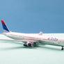 DIE-CAST MODEL — 🇺🇸 Delta Air Lines — Boeing 767-400 — Herpa — 1:500 — WITH ORIGINAL BOX —