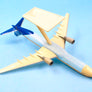 Airbus A330-300 - 🇧🇪 SN Brussels Airlines - maquette de bureau en plastique avec support – env. 1:200 - 31 × 30 cm