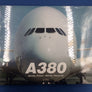 A380 —  GRAND FORMAT — Livre conservé sous film éditeur d’origine —