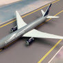 DIE-CAST MODEL — 🇺🇸 United Airlines — Boeing 777 — Herpa — 1:500 — WITH ORIGINAL BOX —
