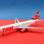 DIE-CAST MODEL — 🇧🇷 TAM Brazilian Airlines — McDonnell Douglas MD-11 — Herpa — 1:500 — WITH ORIGINAL BOX —