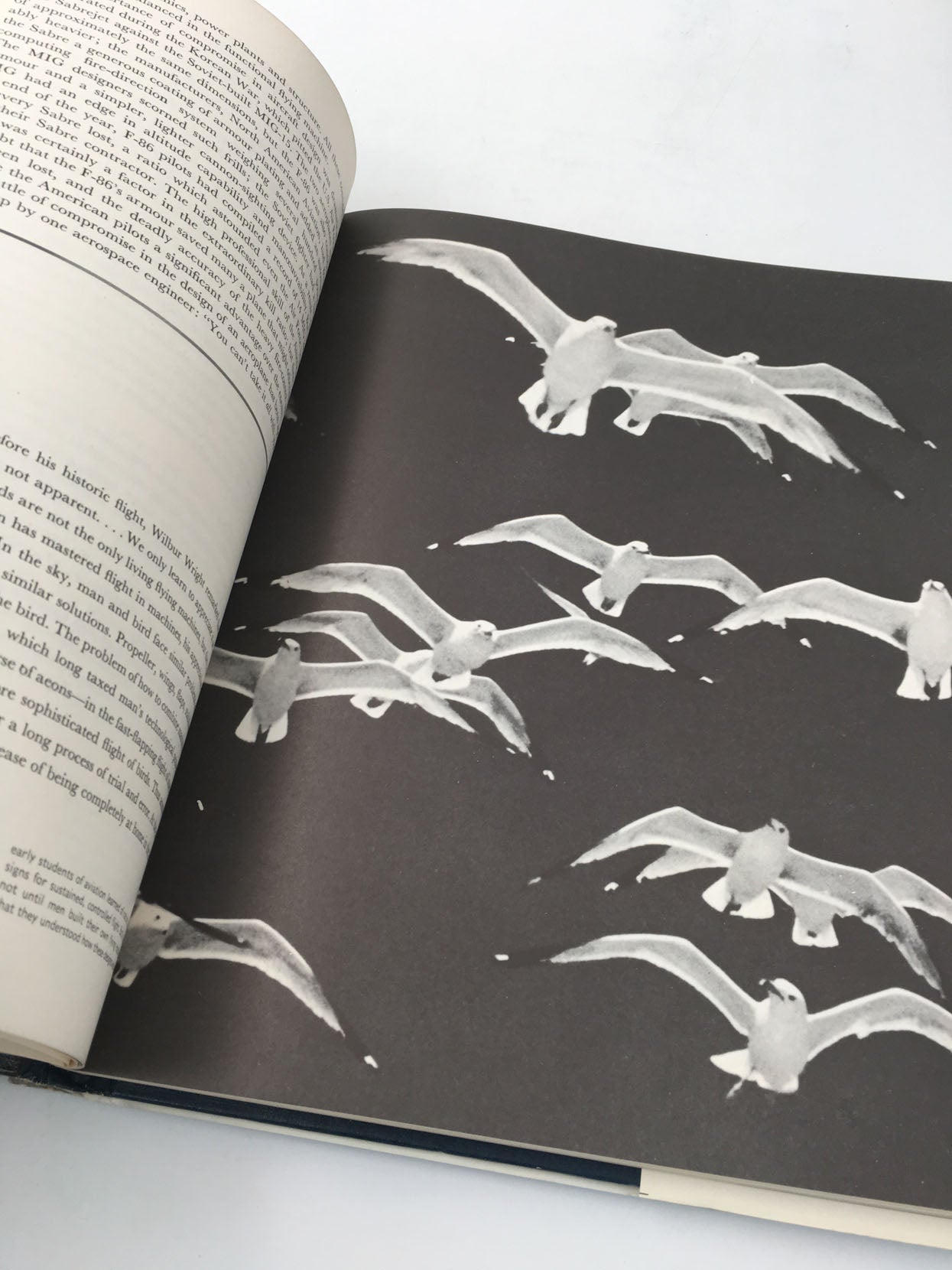 Life Science Library: FLIGHT – aviation.brussels