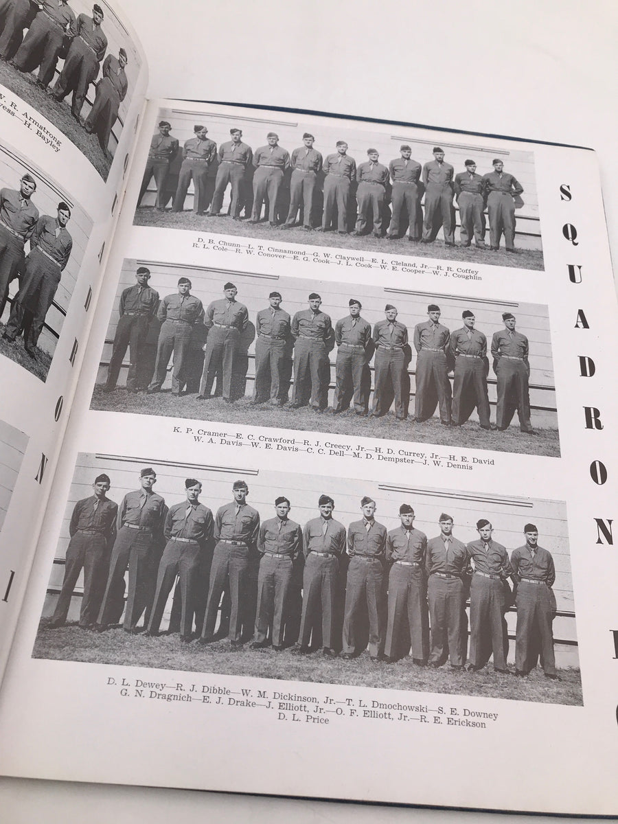 [YEARBOOK] PASSING LIGHT - CLASS 44-E / LEMOORE ARMY AIR FIELD (WWII)