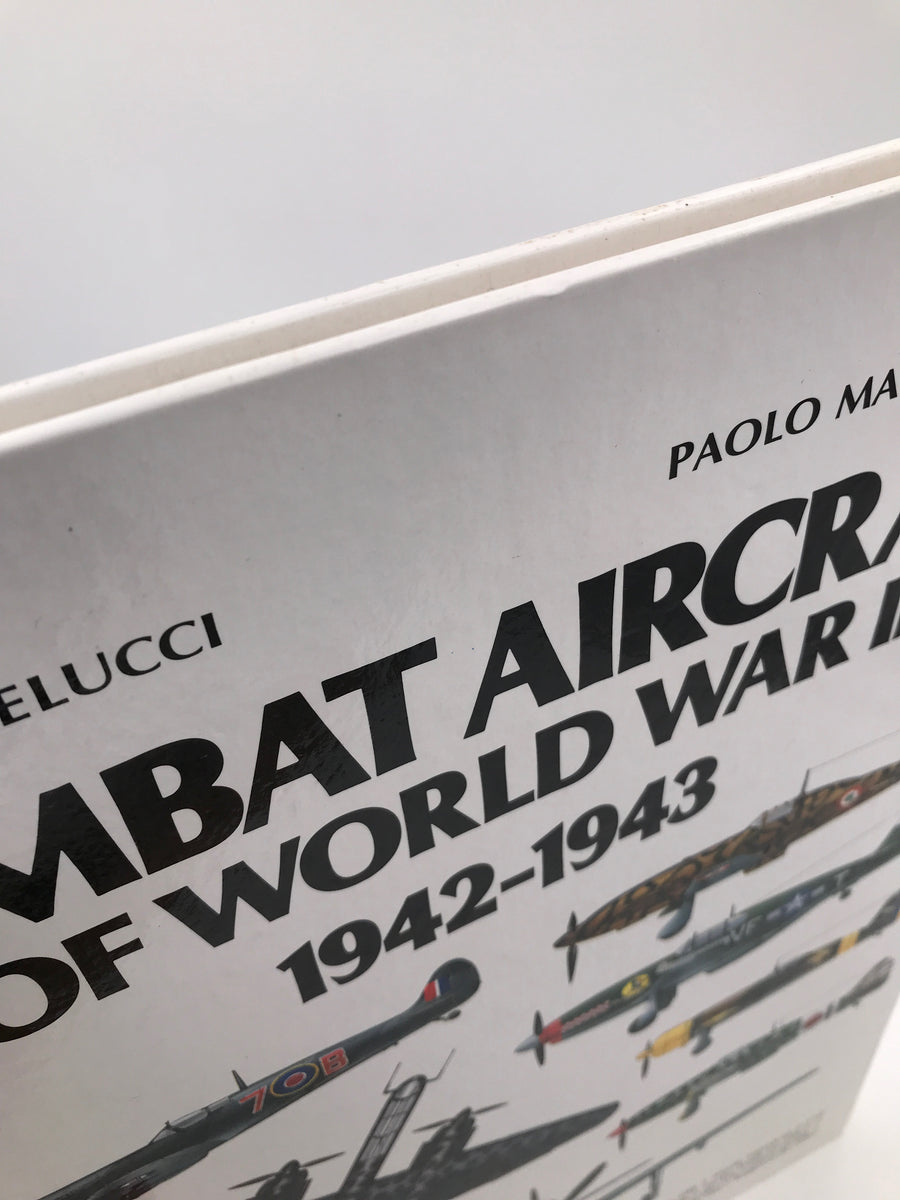 COMBAT AIRCRAFT OF WORLD WAR II 1942-1943 (EXTRA LARGE FORMAT - POSTER BOOK 28 cm x 39 cm)