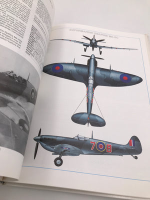 COMBAT AIRCRAFT OF WORLD WAR II 1942-1943 (EXTRA LARGE FORMAT - POSTER BOOK 28 cm x 39 cm)