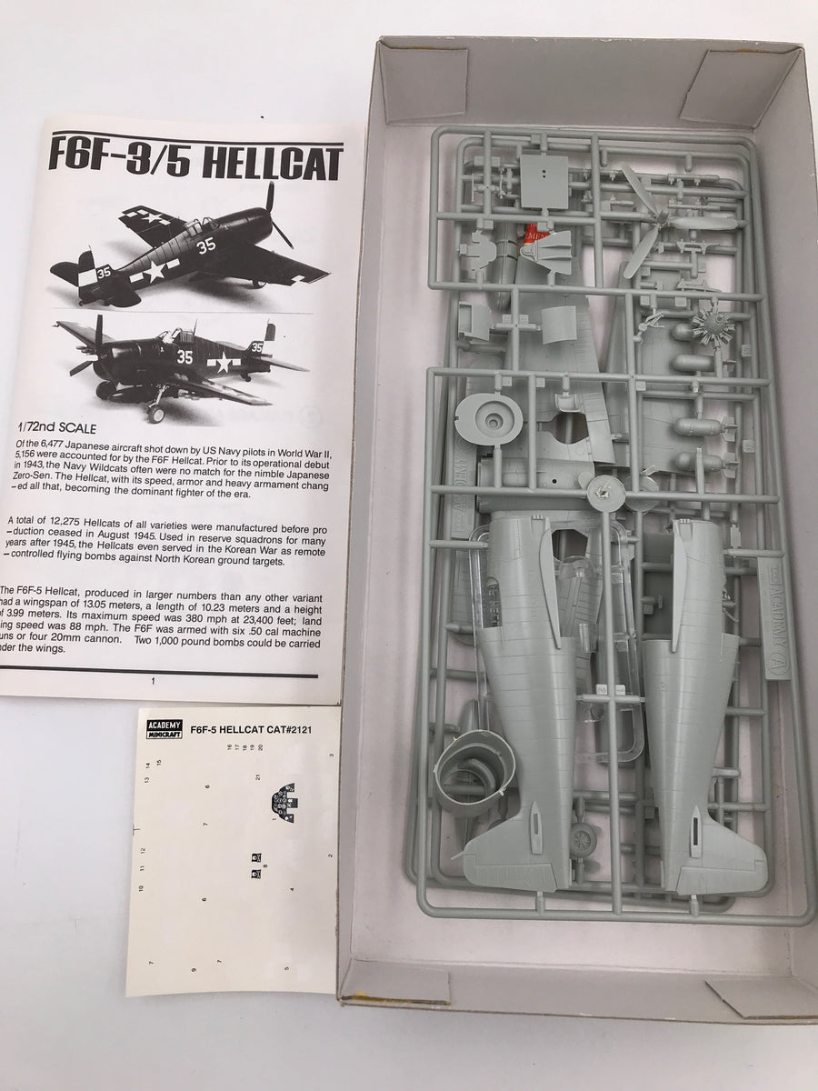 GRUMMAN F6F-3/5 Hellcat WWII U.S. NAVY FIGHTER (Plastic model kit- Modèle réduit)