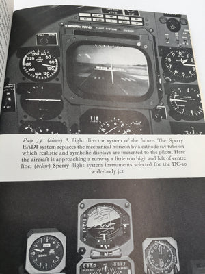 INSTRUMENTS OF FLIGHT : A GUIDE TO THE PILOT'S FLIGHT PANEL OF A MODERN AIRLINER